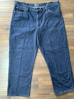 IZOD Men's Navy Straight-Leg Jeans. Pre-owned by Great condition. Size: 40x29.